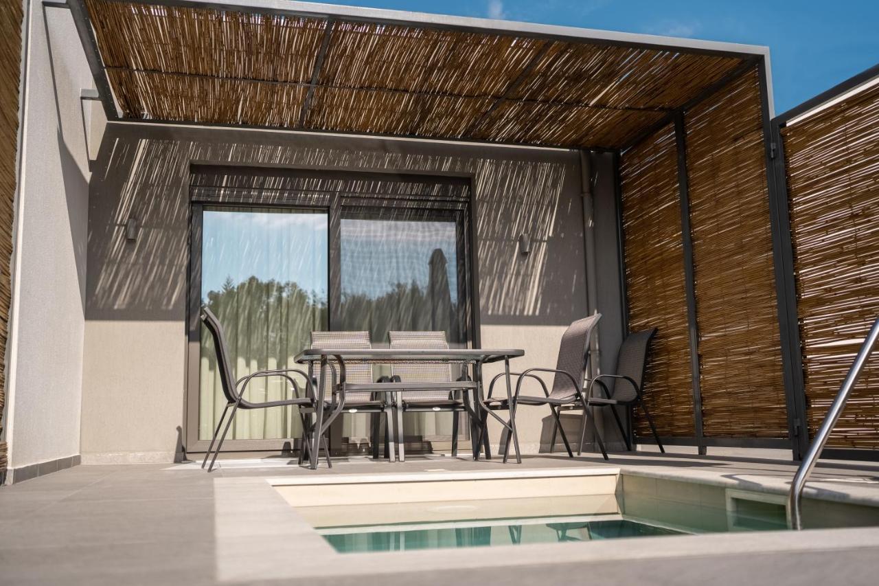 Octo Villas Complex Nea Iraklitsa Exteriér fotografie
